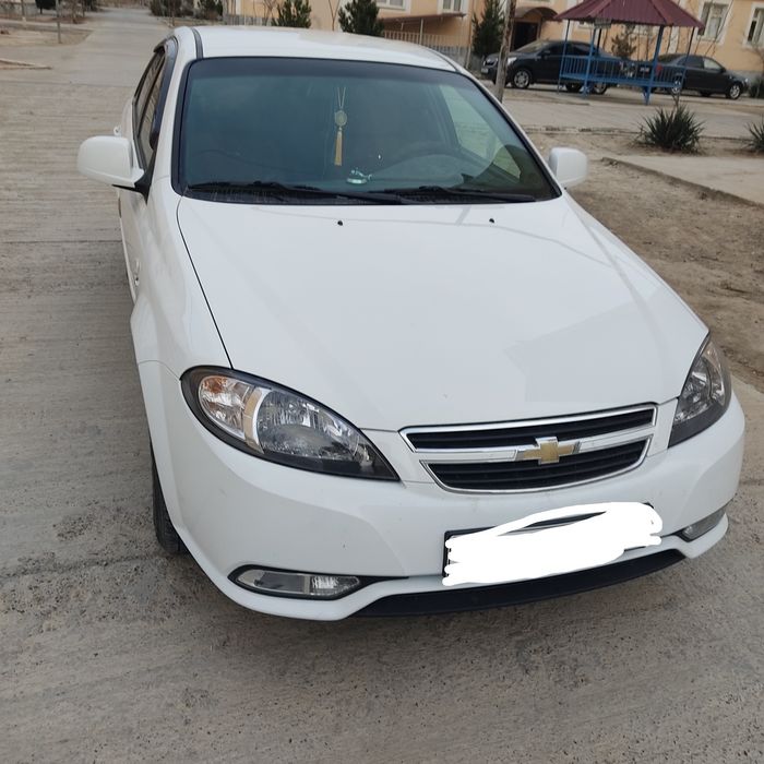 2022 - yil  21000 km  Xalol xolati idyal  tuning qilingan