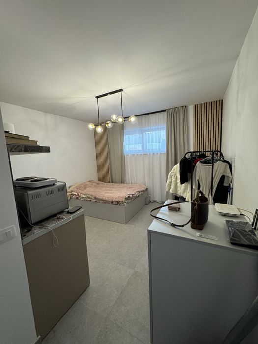 Studio de vanzare