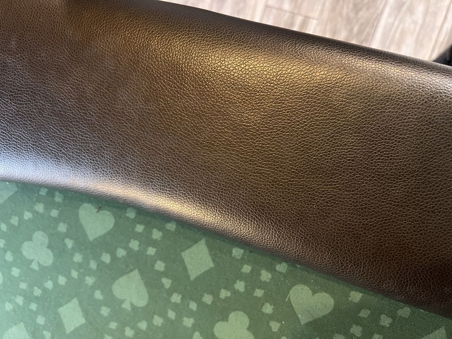 Професионална маса за покер с комплект чипове