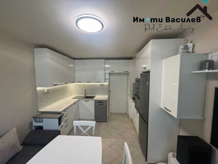 Продава се Тристаен апартамент в София, Център - 67 кв.м за 1896 €/кв.м - Снимка #1