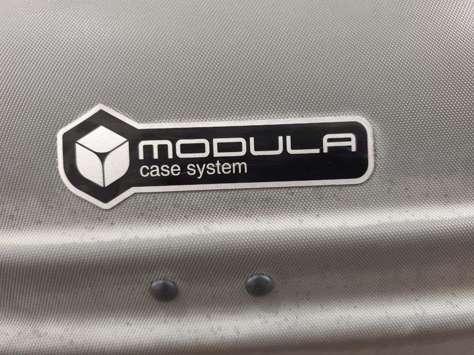 Продам автобокс и поперечины.