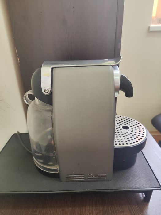 Кафе машина за капсули с органайзер  Крупс Неспресо/ Krups Nespresso