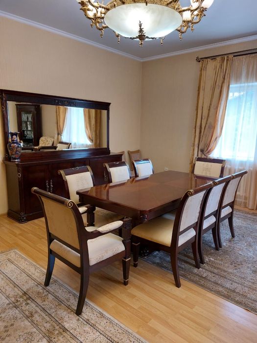 Комод с зеркалом из массива шпон