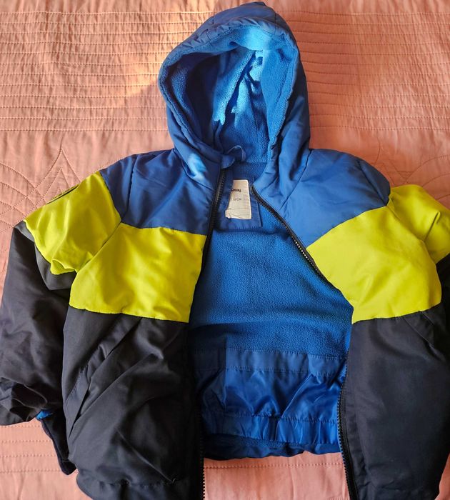 Продавам зимно яке, размер 116см.