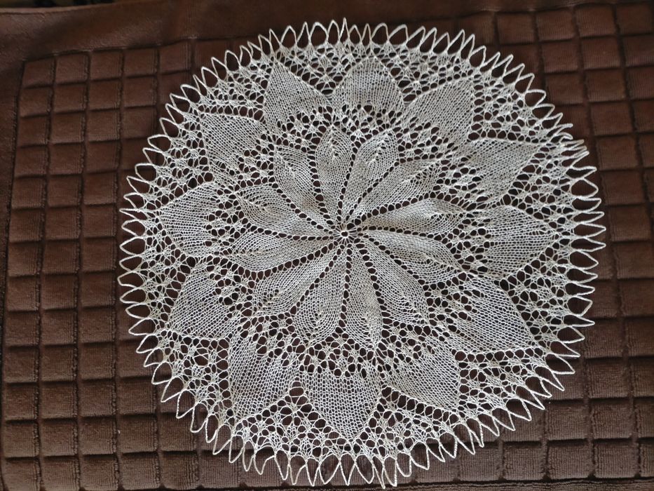 Продам текстиль кружевные скатерти