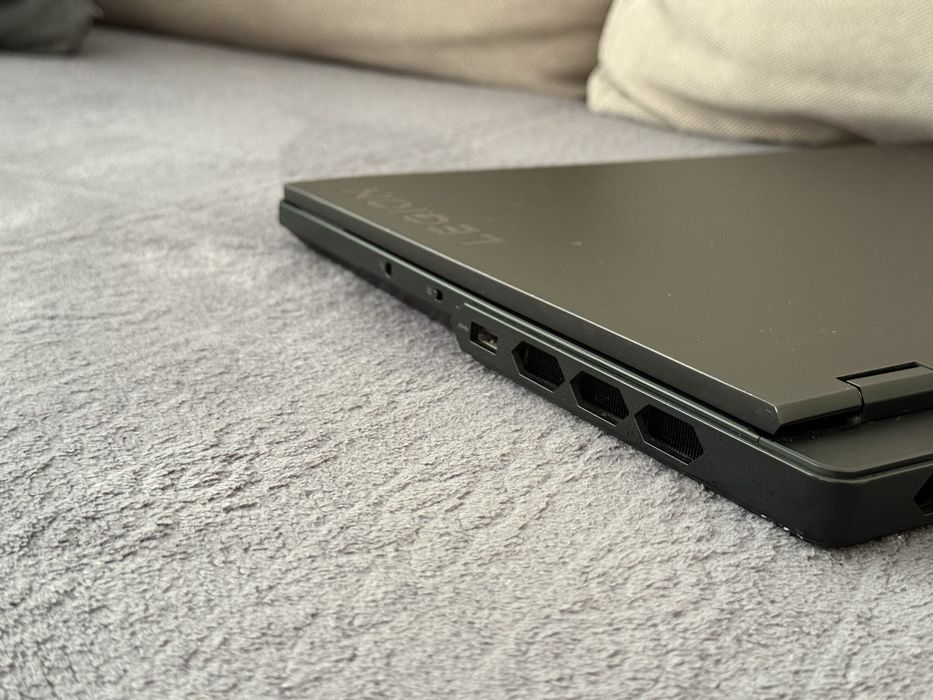 Геймърски Лаптоп 16'QHD+ 240Hz Core i9-14900HX RTX 4090 16GB Lenovo Legion 7 Pro 32GB DDR5 2TB SSD
