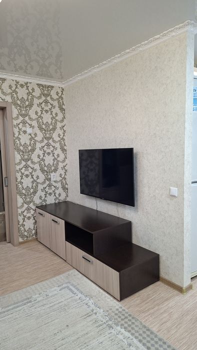 Продам тумбу под телевизор