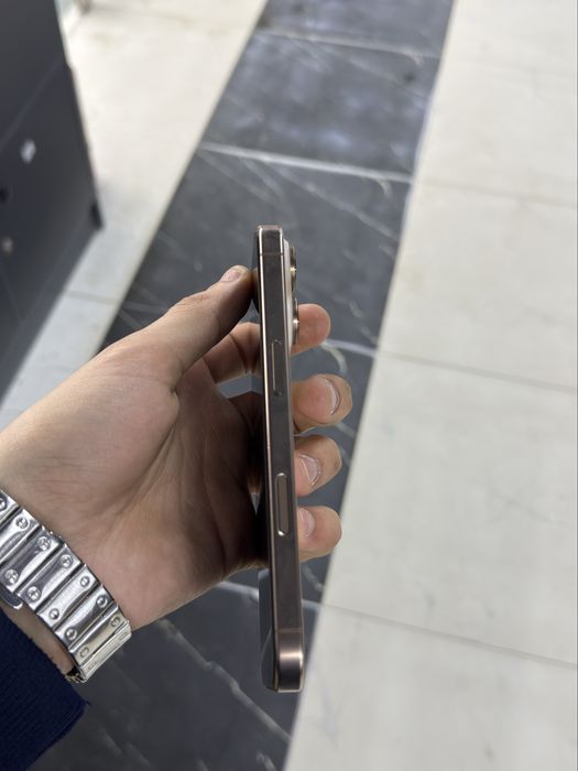 16 pro sotiladi 256 gb xotira batareya 90 %