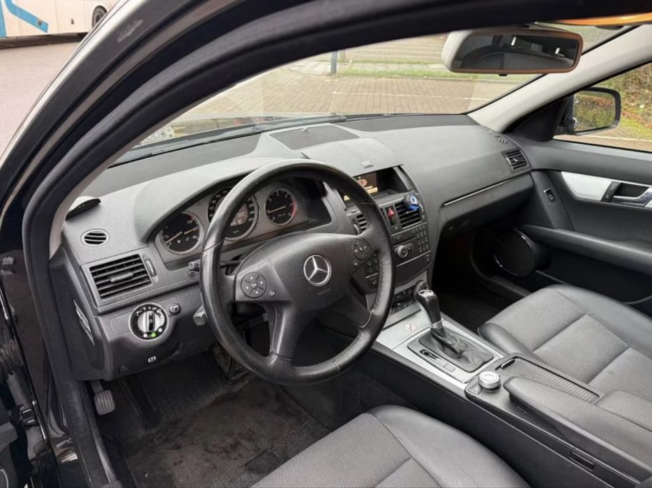Mercedes Benz C200