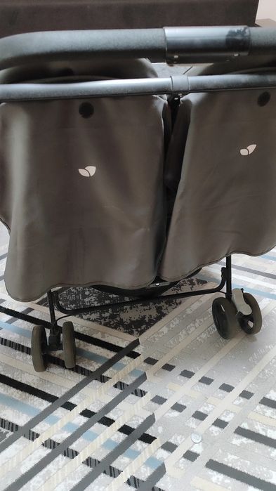 Коляска для двойни