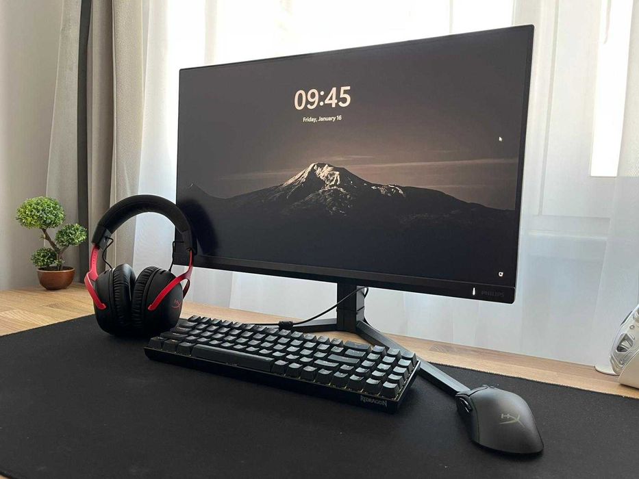 PC R7 5700x3D, RX 6700XT, 1 TB SSD, 650W PC + monitor + periferice