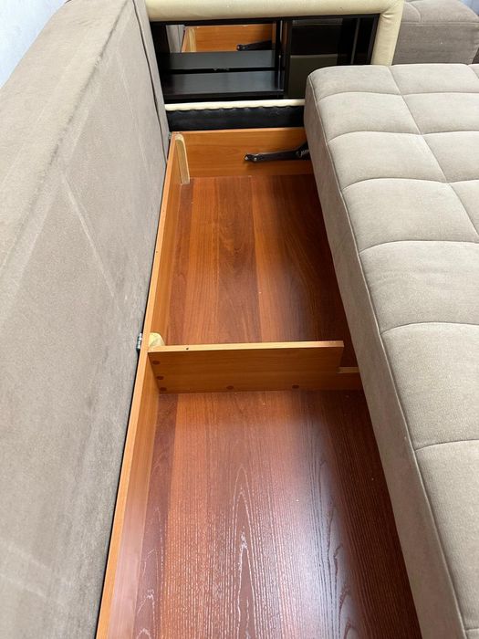 Продам диван с двумя креслами