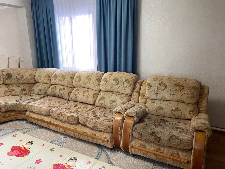 Срочно продаю диван