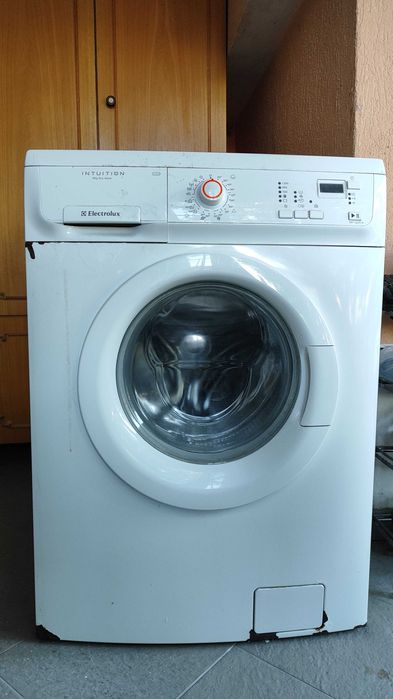 Напълно работеща пералня Electrolux EWF 12270 W Intuition, 6кг, 1200 об/мин