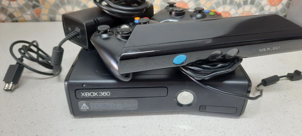 Vand xbox 360 modat cu kinekt