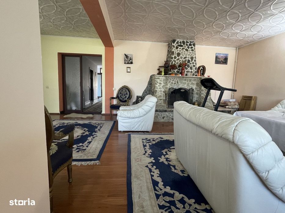 Casa 8 camere– Savinesti