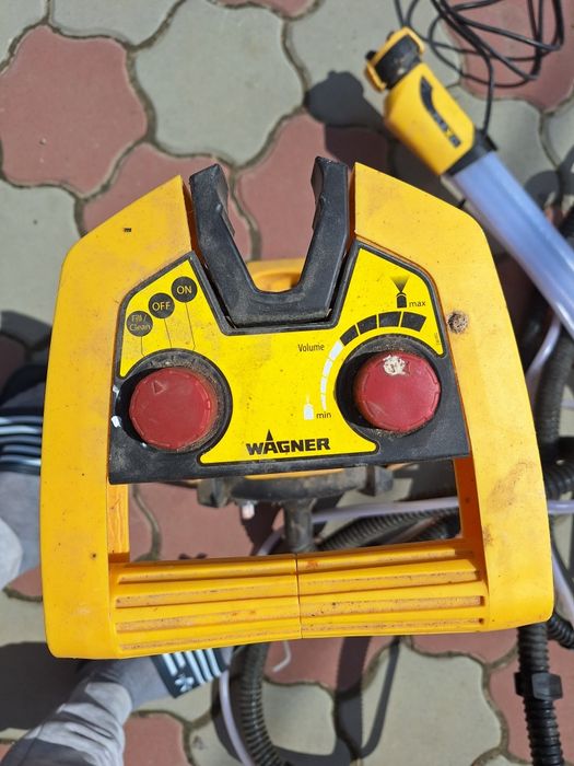 Vând Pompă de vopsit