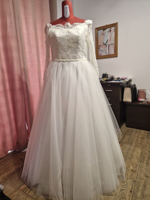 Vand rochie de miresa
