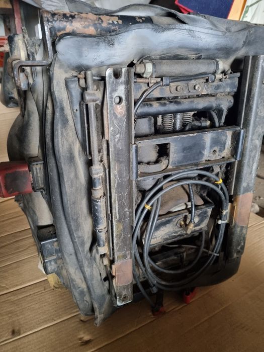 Продам сиденья для грузовиков.