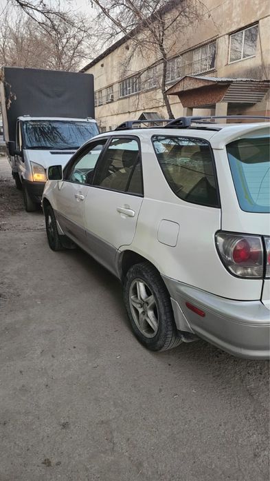 Продам машину Lexus rx 300