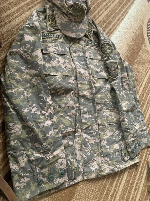 Кроме ушанки и берц все есть