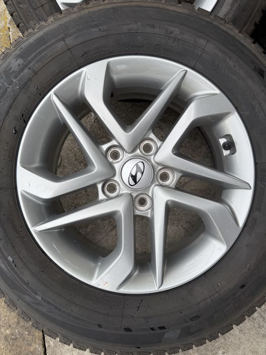 Оригинални джанти с гуми Hyundai 5x114.3 16цола