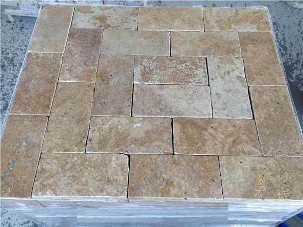Pavaj exterior din piatra travertin