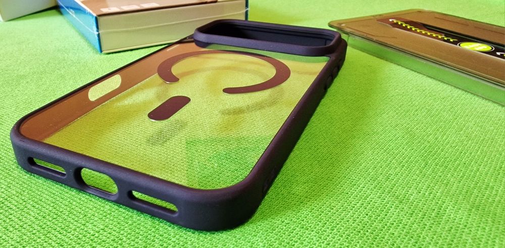 Husa Ultra Hybrid iPhone 18 Pro Max. Folie ecran,folie camere!