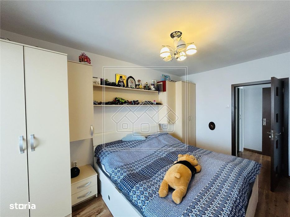 Ap cu 3 camere, 2 bai, etaj 47 - Zona Turnisor