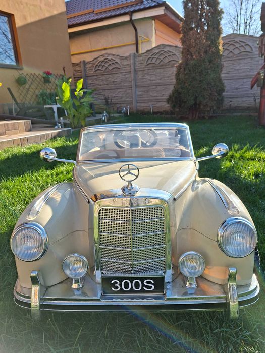 Masina electrica Mercedes retro