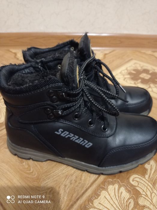 Продам детские зимние ботинки