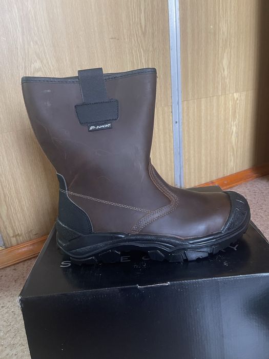 Продам спец обувь!