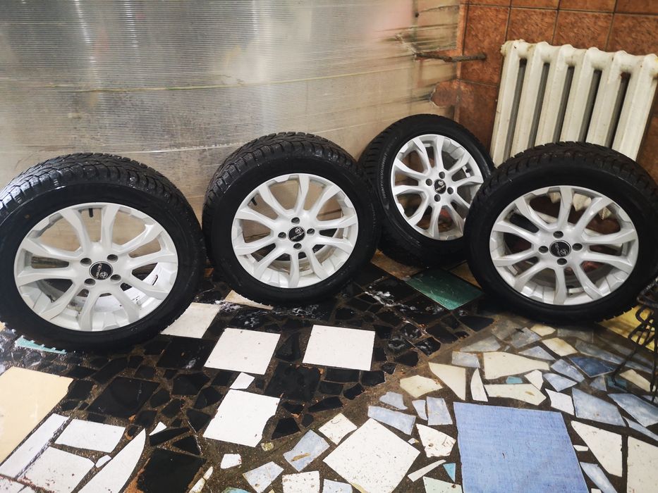 Диски с зимней резиной на автомобиль Lada Vesta 205 /55/R16