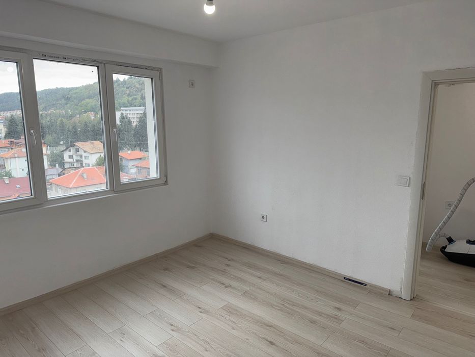 Продава се Двустаен апартамент в Разлог - 67 кв.м за 777 €/кв.м - Снимка #7