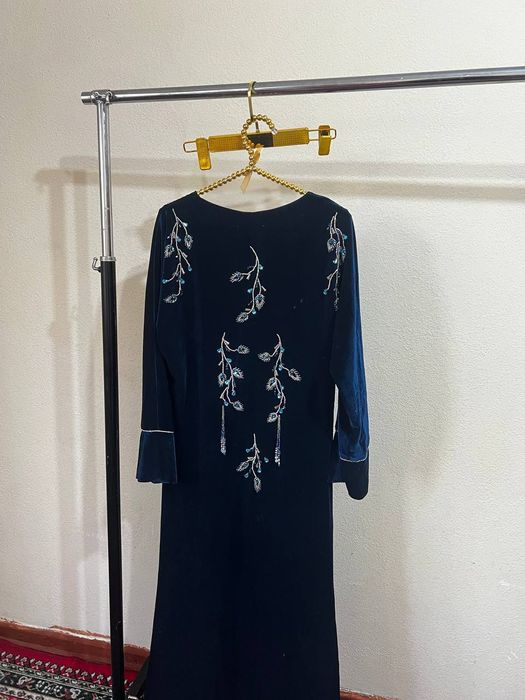 Абая Дубайски фасон ткань бархат ручная работа полностью С М Л подайде