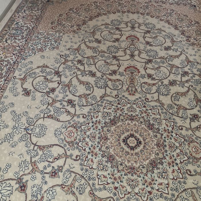 Продаётся ковёр хороший