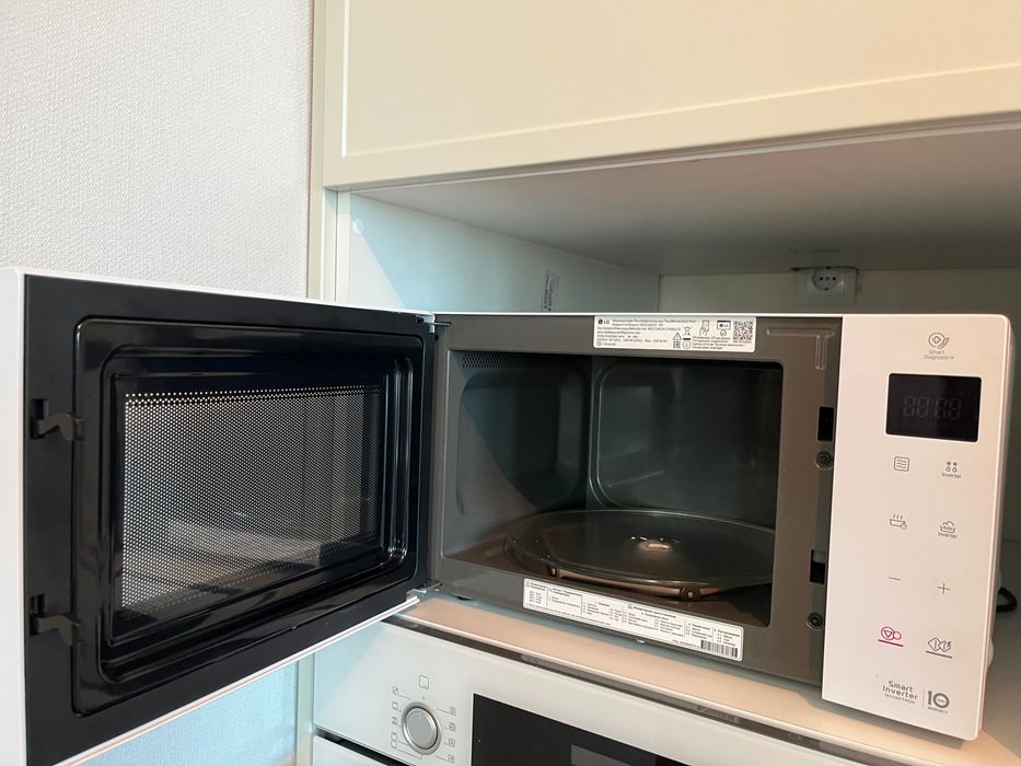 Микроволновая печь LG MS2336GIN белый