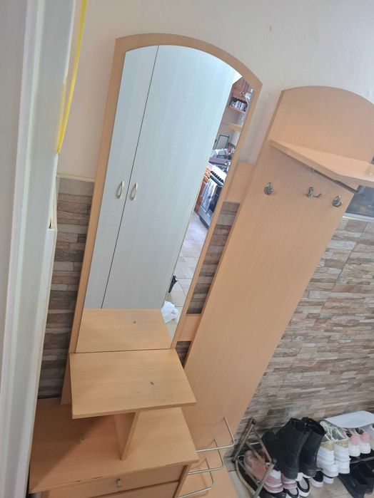 Mobilă hol – cuier cu oglindă și pantofar