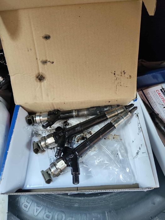 Дюзи за тойота авенсис