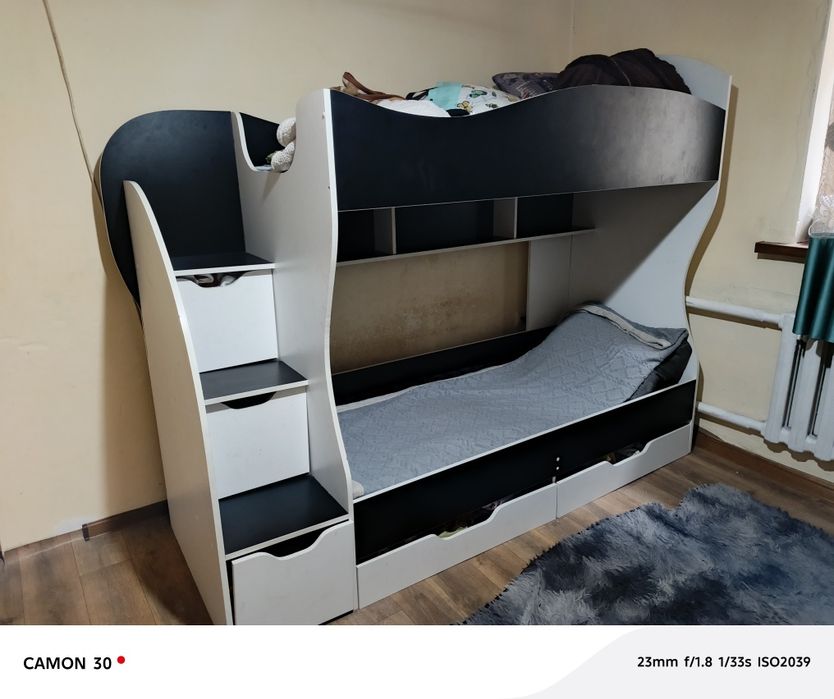 Продам 2х ярусную кровать