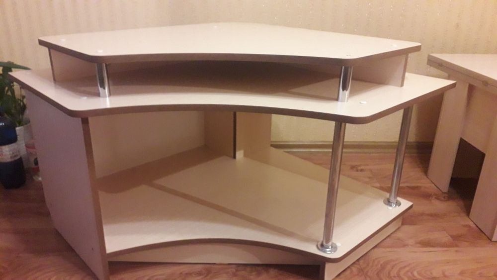 Продам тумбу под телевизор