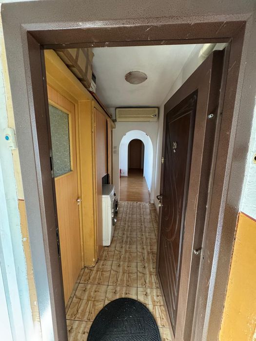 Apartament de vânzare - Craiovița Nouă