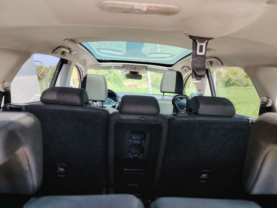 ** Nissan Qashqai 7 locuri 1.5 diesel **