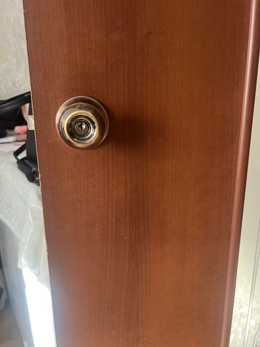 Продаю межкомнатные двери