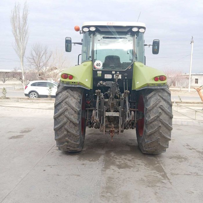 Трактор для сельских работ