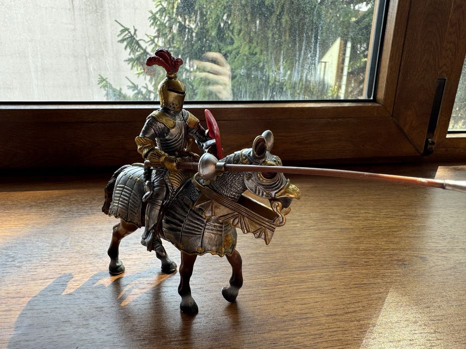 Set figurine Cavaleri Roșii