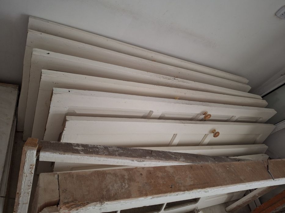 Ағаш есіктер сатылады,жақсы жағдайда