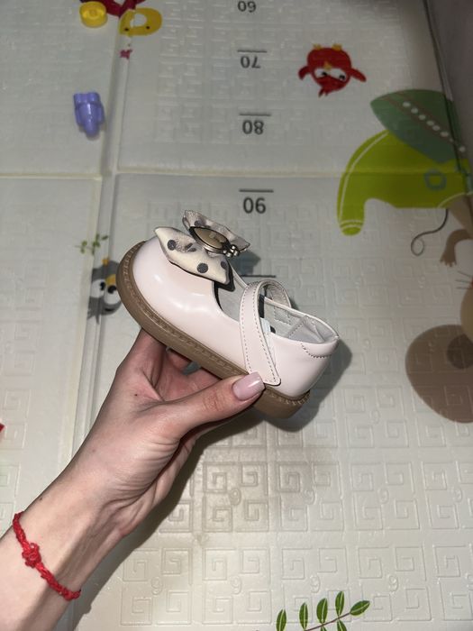 Продам детские туфельки