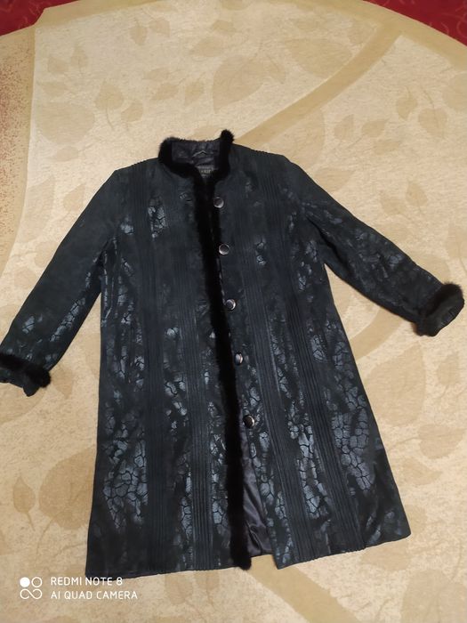Продам пальто замшевое