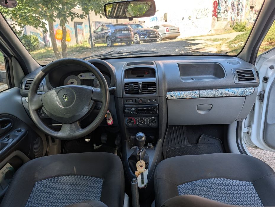 Vând Renault Clio